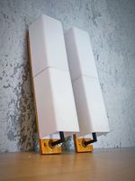 Ein Paar Vintage-Wandlampen im skandinavischen Stil