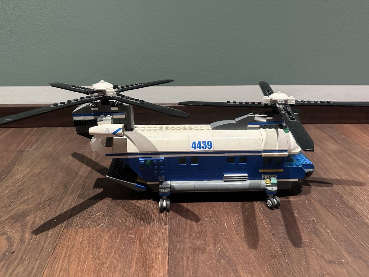 Lego Spielzeuge: Lego City - Hubschrauber mit Doppelrotor – Gebraucht aus Wangen b. Olten von kellybundy31 3