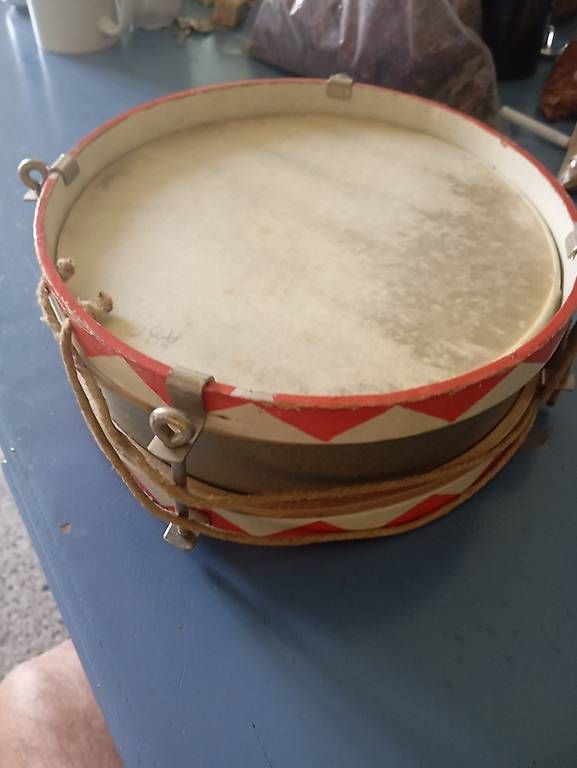 Instruments de musique: Antike Kindertrommel – D'occasion à Basel par Petergunn 2