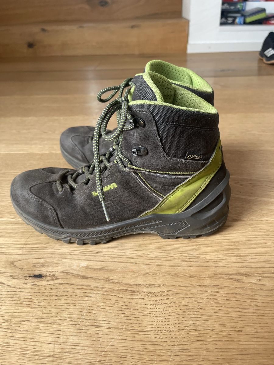 Lowa Scarpe per ragazzi: LOWA Wanderschuhe – Usato da Paspels venduto da Giango33 1