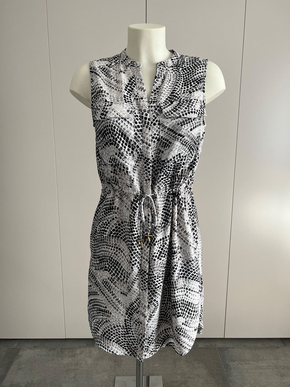 H&M Kleider: H&M summer dress - size 36 – Gebraucht aus Cama von UnleashdByAna