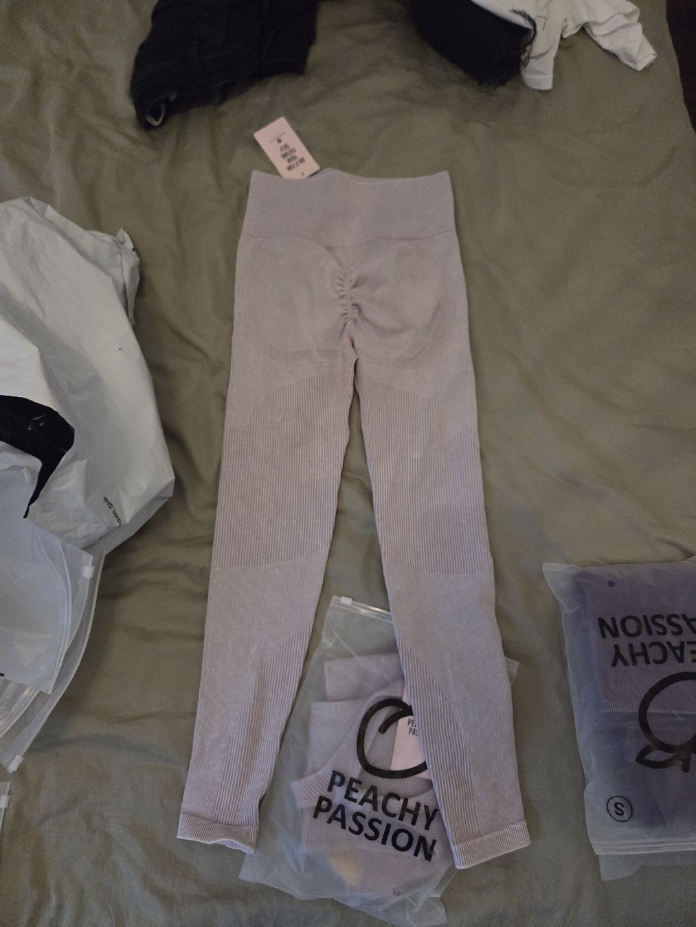 Leggings: Peachy Passions Sport-Leggins, Light Lavender / S  – Neu und originalverpackt aus Schmitten FR von sin_5r2q 1