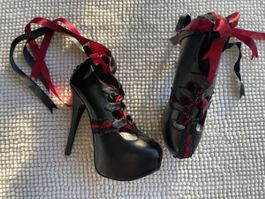 Bordello Plateau High Heels