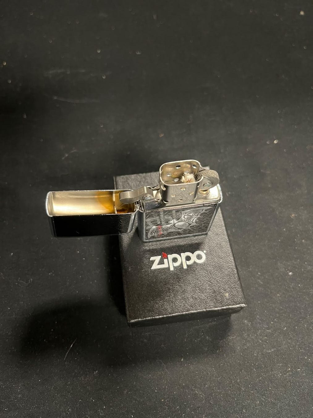 Zippo Accendini: Zippo Fledermaus Design, 2007 – Nuovo e nell'imballaggio originale da Wettingen venduto da Nadja_Cri 5