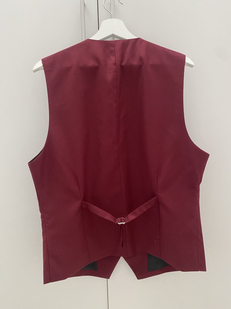 Gilets & Westen: NEU Herren Weste bordeaux Gr.M/L – Neu (gemäss Beschreibung) aus Wädenswil von JJ15 1