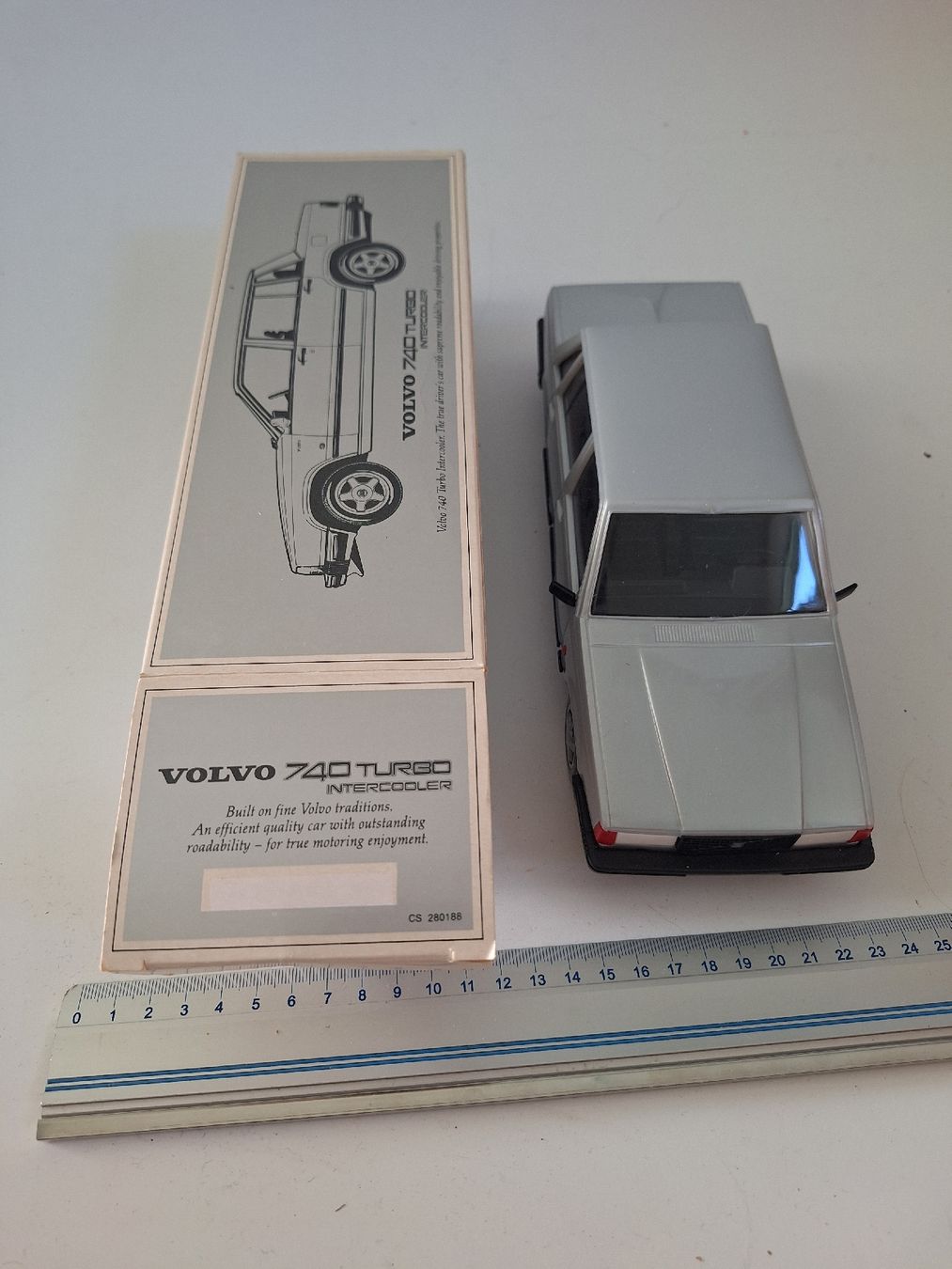 Volvo Modellini d'auto: Volvo 740 Turbo Modellauto – Nuovo e nell'imballaggio originale da Künten venduto da Dfog 1