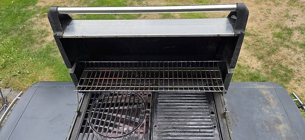 Grills:  Campingaz Grill mit Seitenbrenner – Gebraucht aus Dulliken von Powerbaumi 1