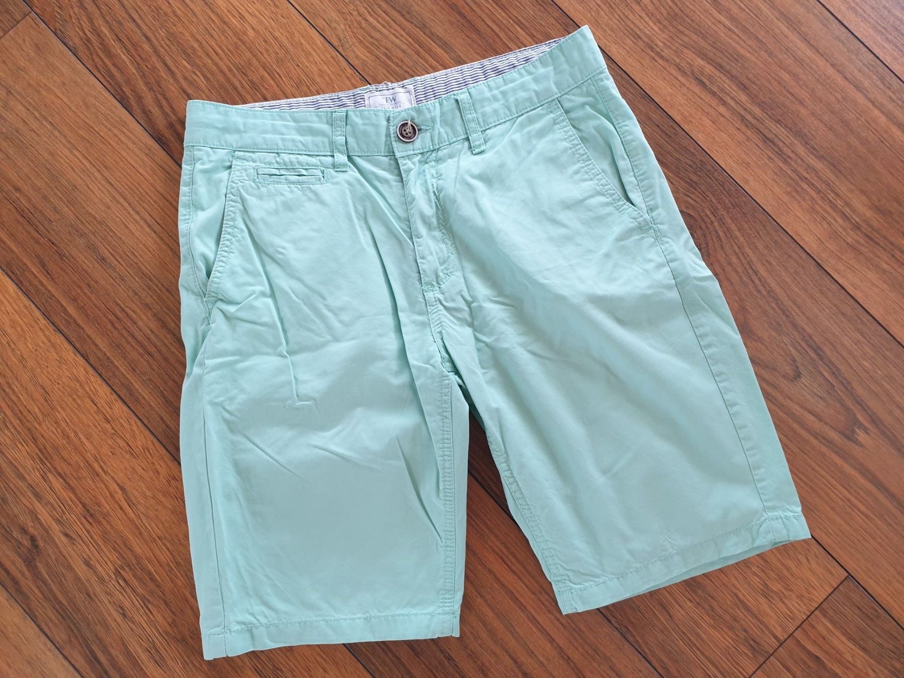 Pantaloni: Kurze Chinos Hose Gr. 40 – Usato da Gommiswald venduto da Rickenblitz
