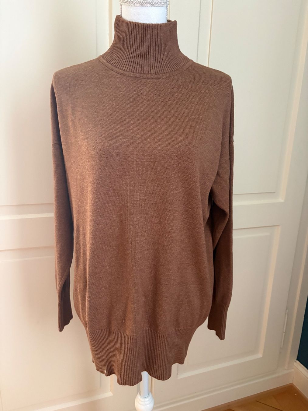 Repeat Pullover & Sweatshirts: Repeat Damen Pullover Stehkragen braun – Gebraucht aus Winterthur von Lepetitprince18