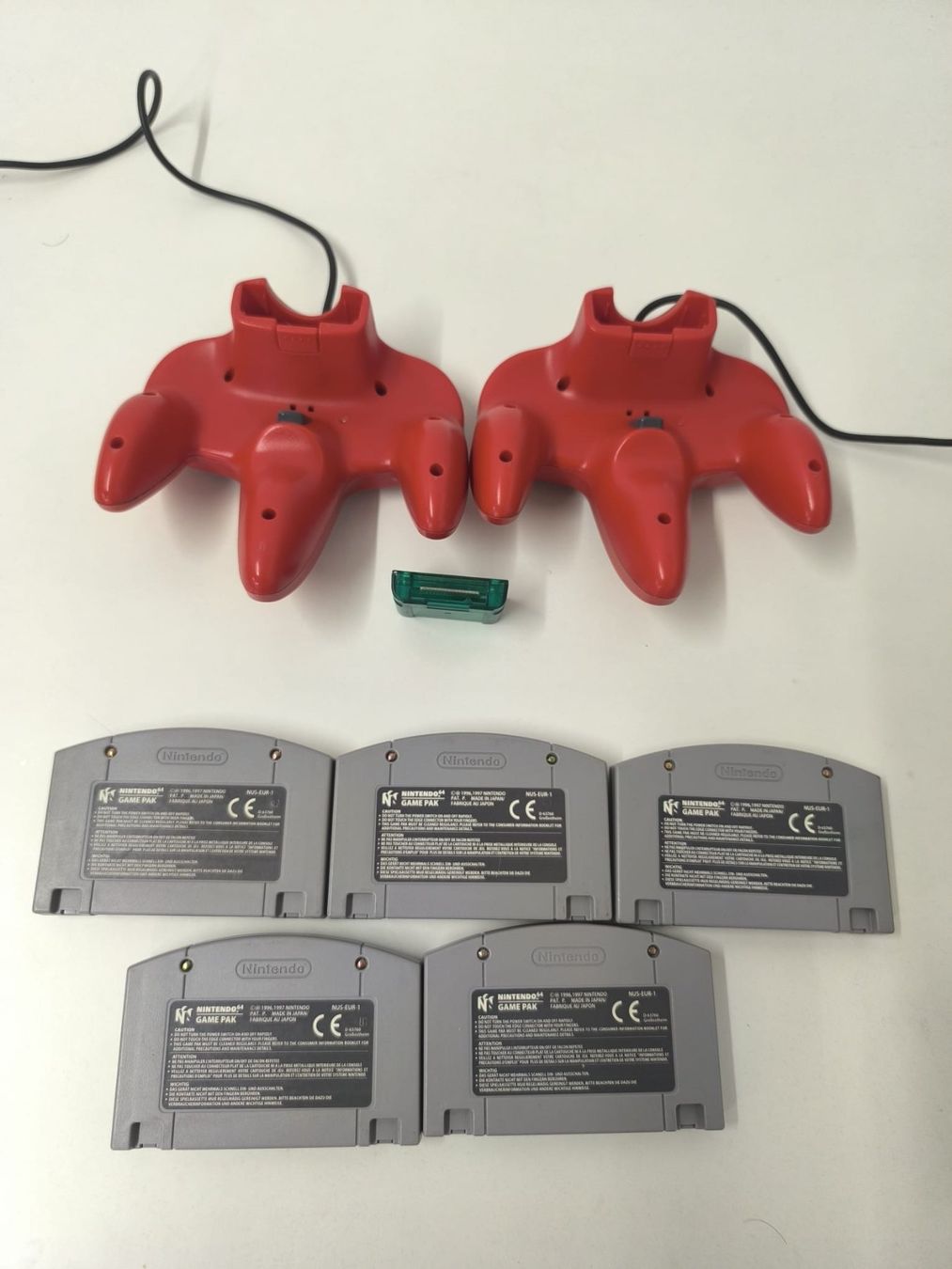 Nintendo Console: Nintendo 64 PAL testéé avec 2 manettes et Jeux – Usato da Conthey venduto da costafrederico 6