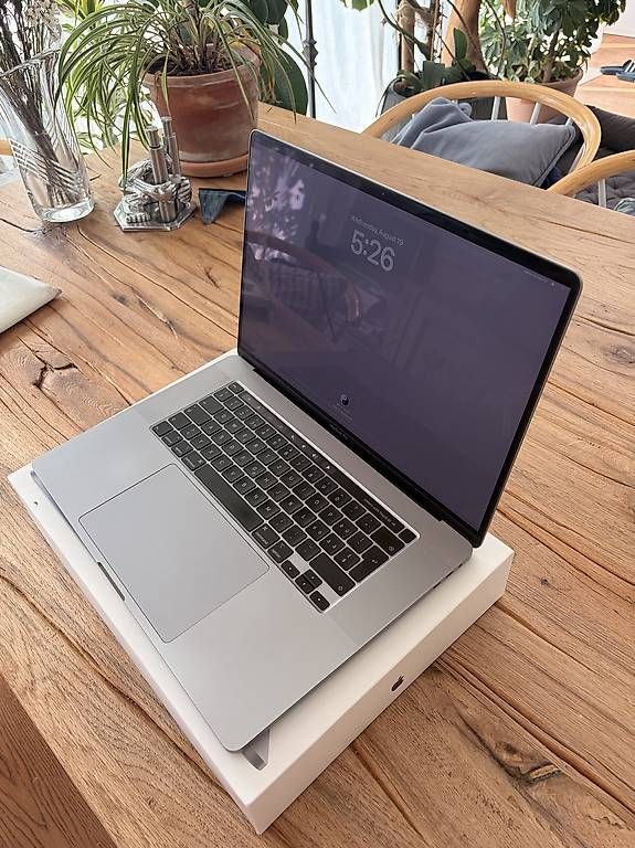 Notebook: MacBook Pro 16", Space Gray, 16 GB RAM – Usato da Vogelsang AG venduto da hannahlea 3