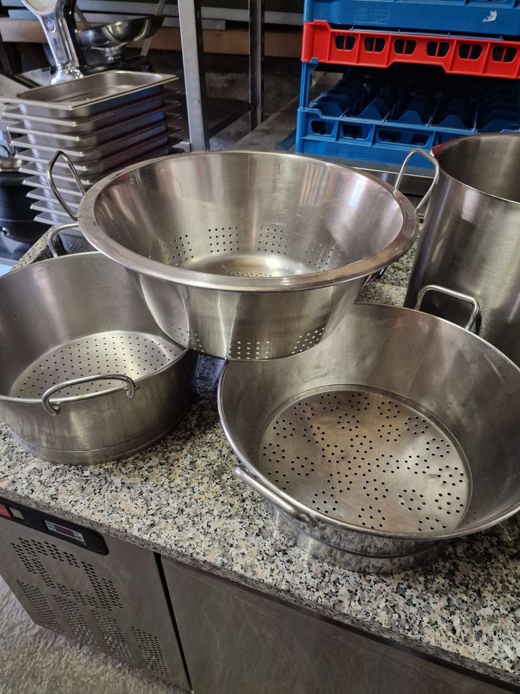 Komplettküchen: Abtropfsieb – Gebraucht aus Wuppenau von Gastro-Wuppenau