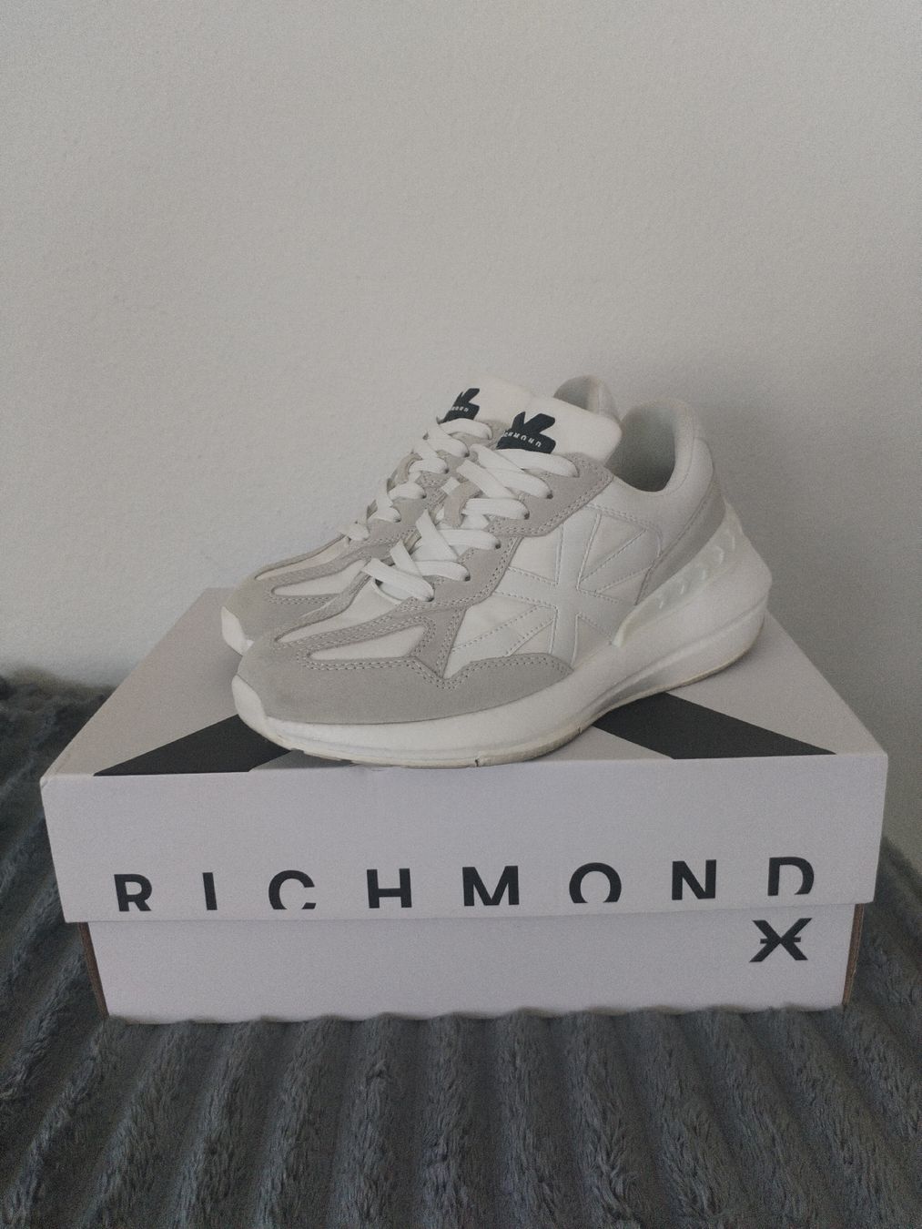 Scarpe da uomo: Des baskets – Nuovo (secondo la descrizione) da Biel/Bienne venduto da jpm_8dlz