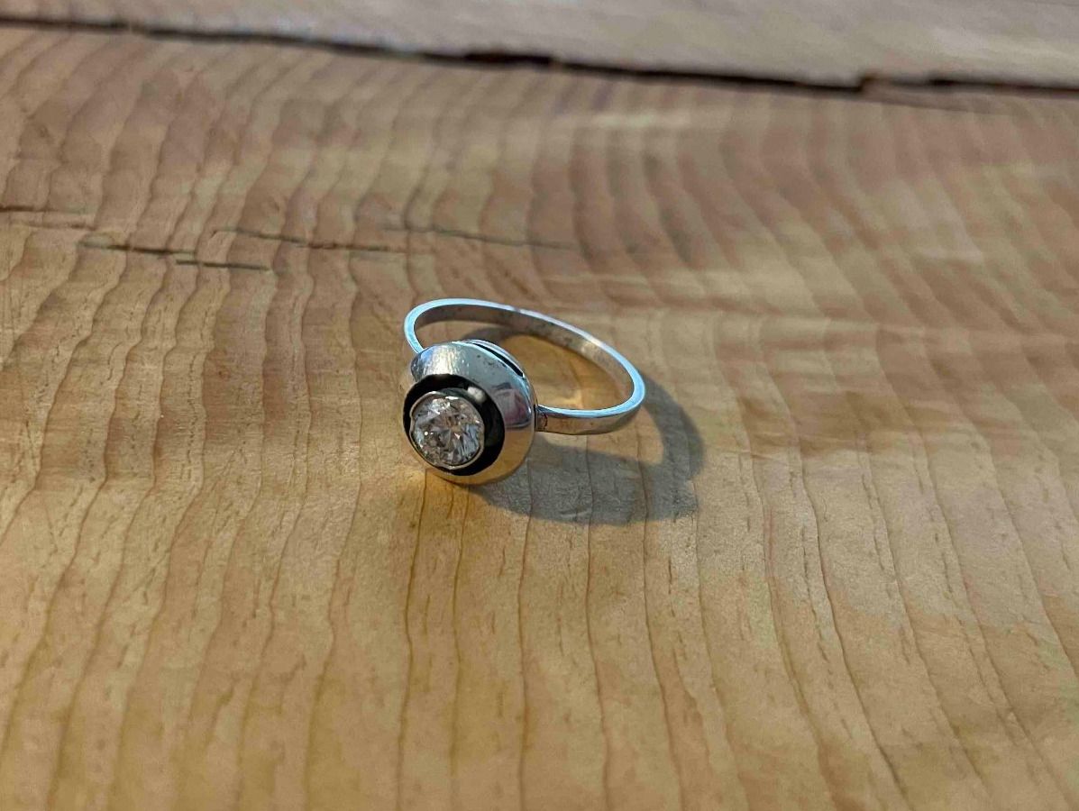 Anelli: NEU! Bague avec strass/ Ring mit eingearbeiteten Strassstein – Usato da Zürich venduto da AnnaSa 2