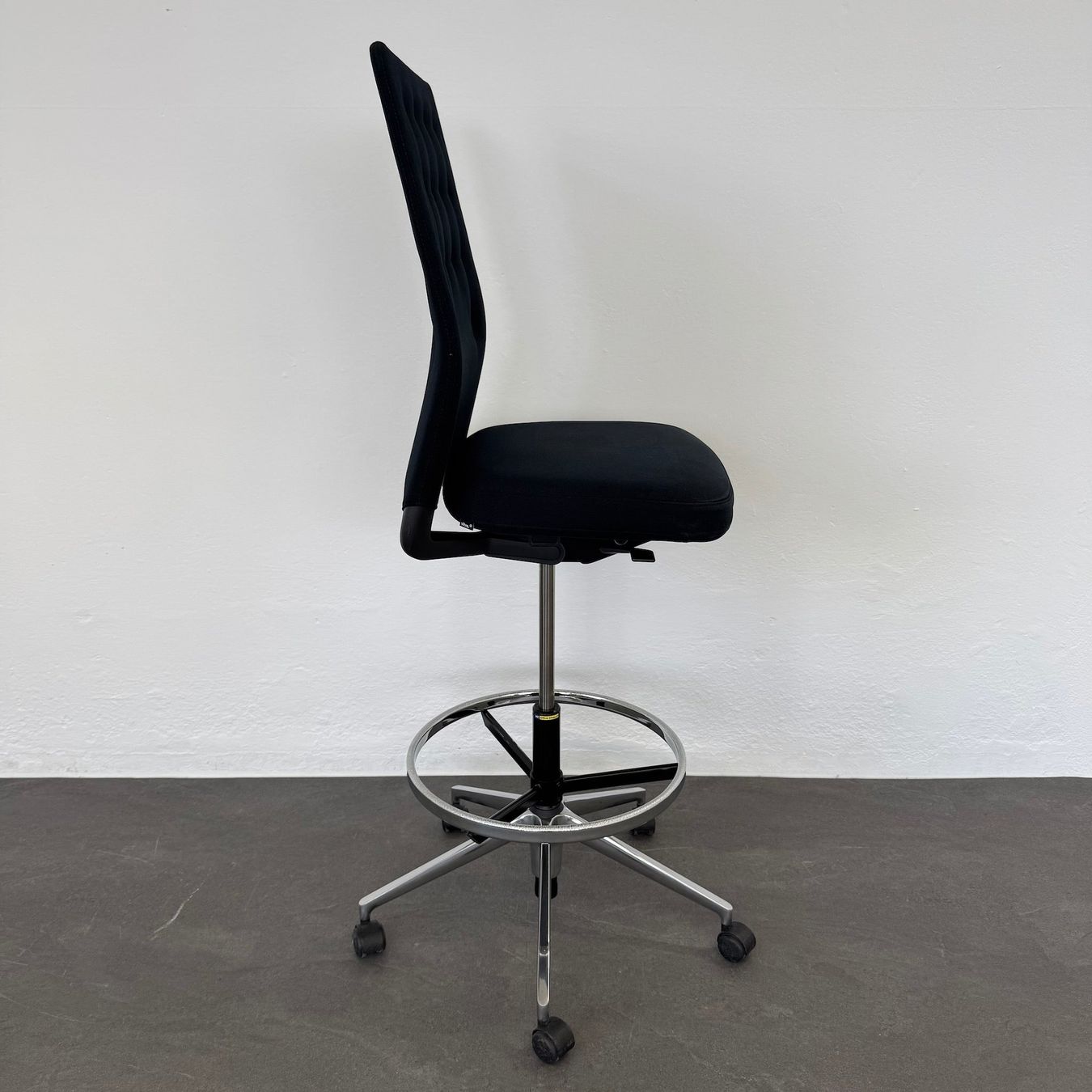 Sedie: Vitra ID Trim Counter Drehstuhl – Usato da Schönenwerd venduto da mcofficeshop 3