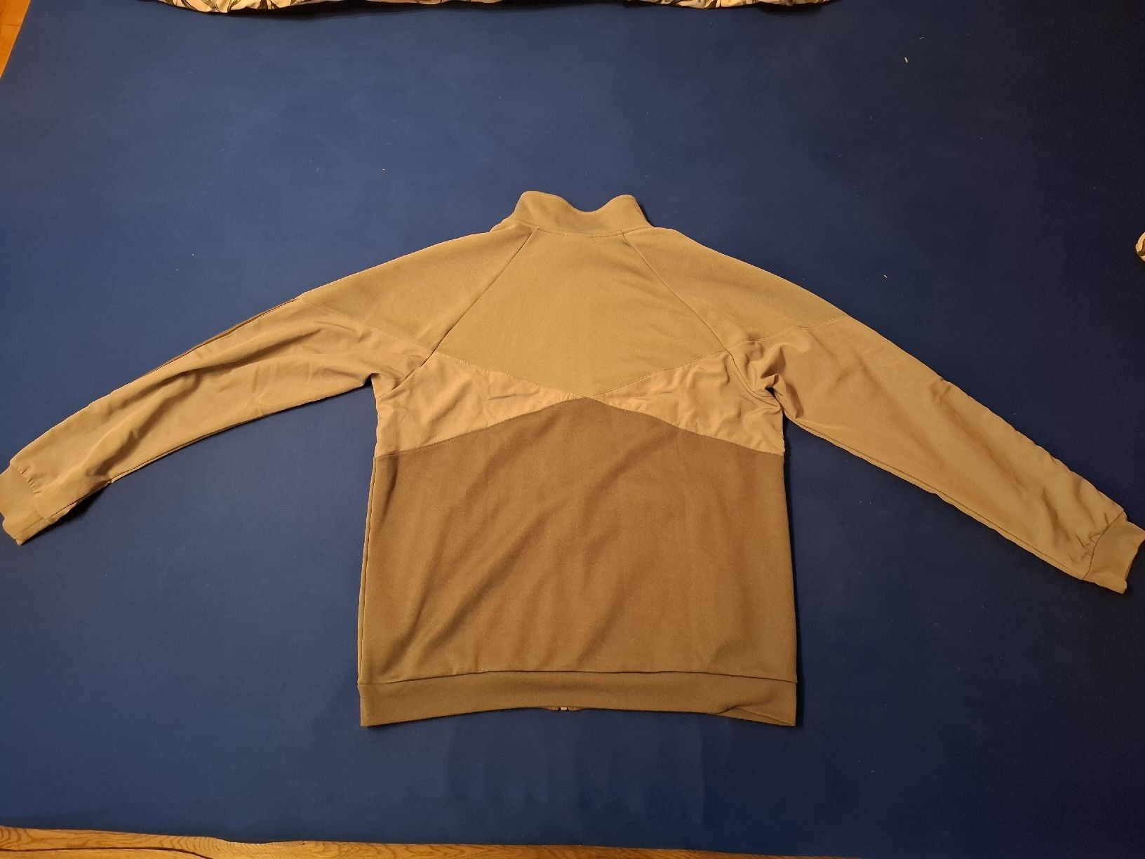 Adidas Jacken: Adidas Trainingsjacke – Gebraucht aus Niederönz von g_si 1