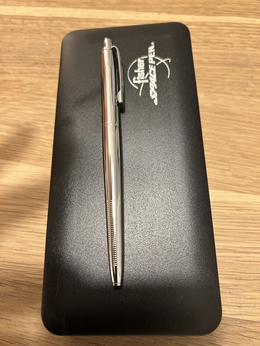 Penna & Evidenziatori: Fischer Space Pen, argenté neuf – Nuovo e nell'imballaggio originale da Lausanne venduto da lav_5rwz