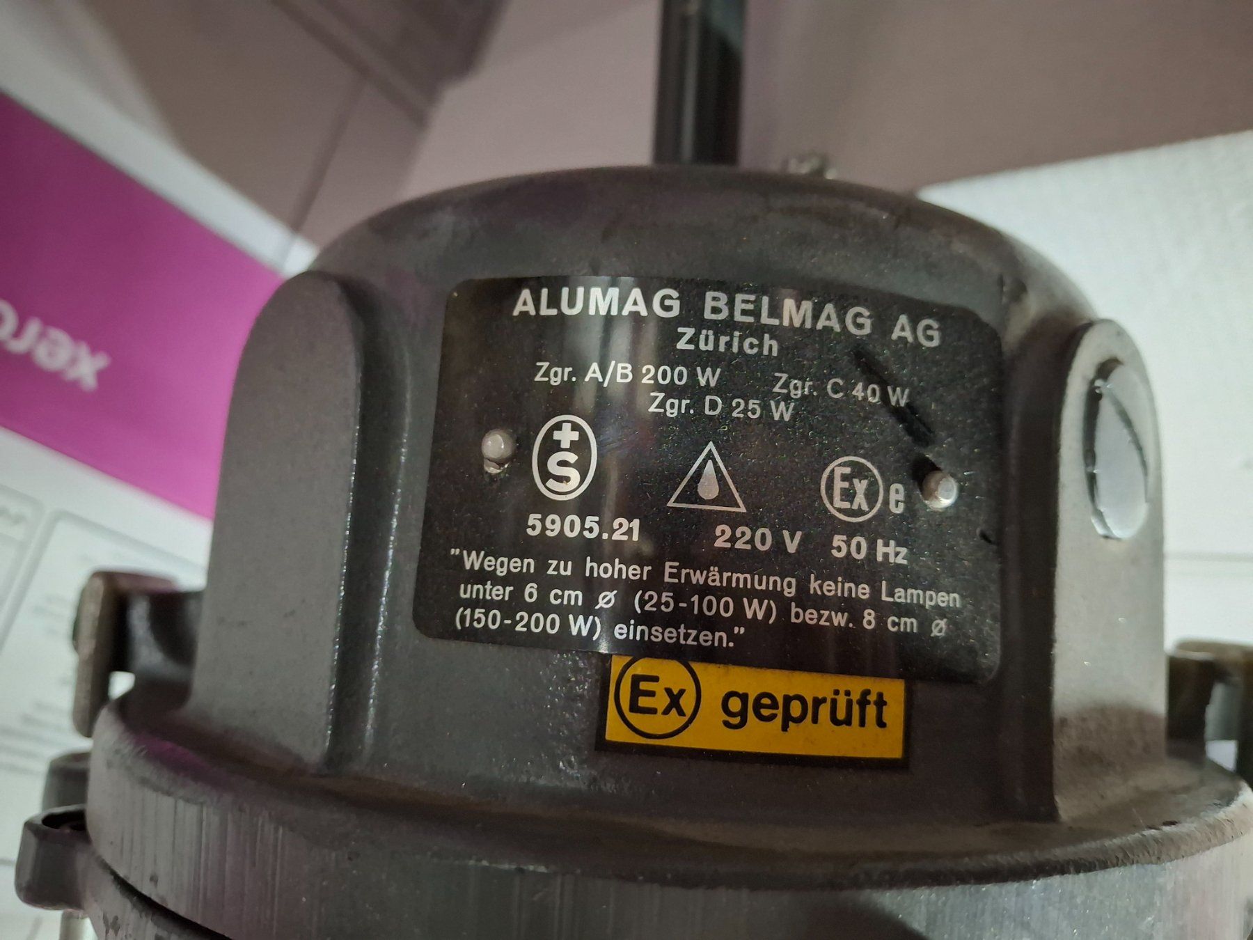 Lampade: Industrieleuchte , Bunkerlampe – Usato da Uitikon Waldegg venduto da grunderautogmbh 3