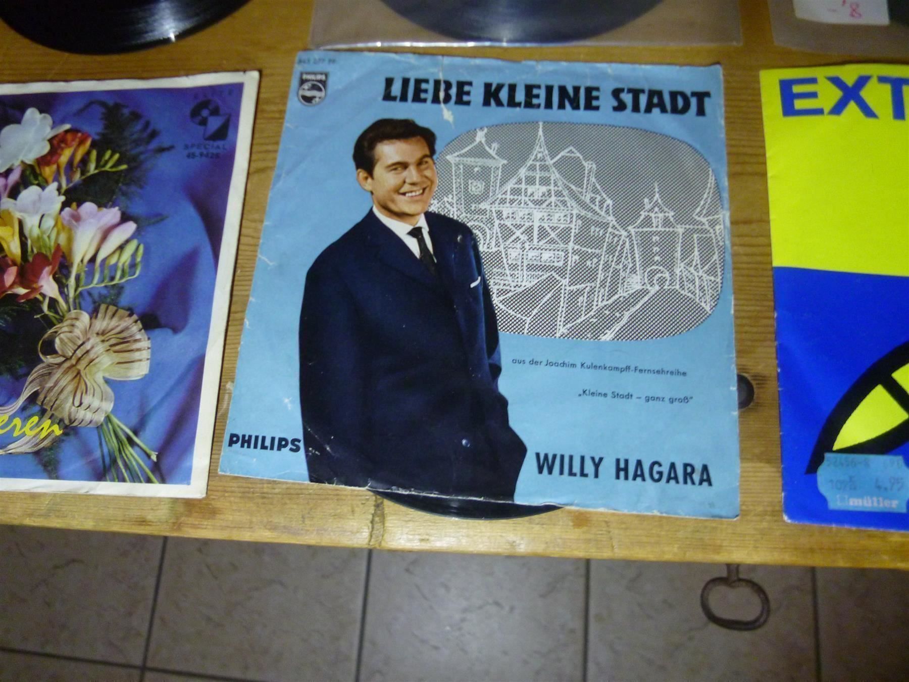 Dischi in vinile: Vinyl 18 Single Lucio Dalla Peter Alexander MU Elfon John – Nuovo e nell'imballaggio originale da Luzern venduto da vinyl24 8