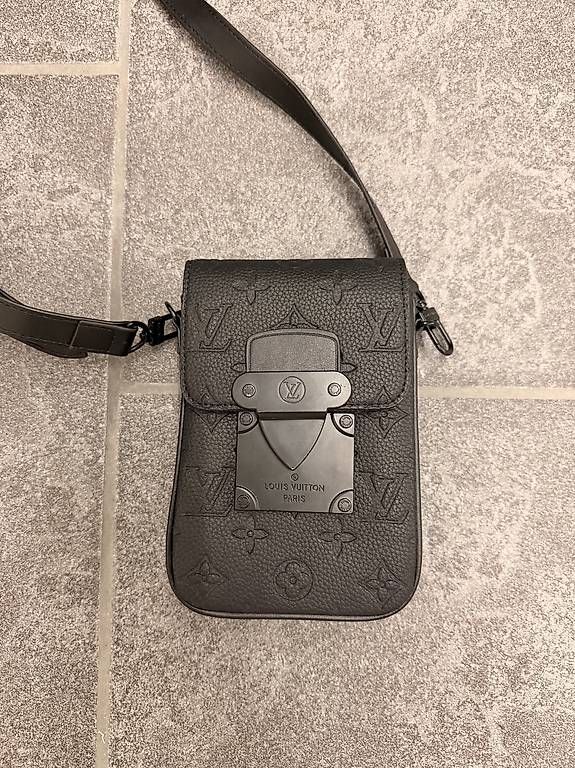 Louis Vuitton Borse: Umhängetasche LV Schwarz – Usato da Feldbrunnen venduto da mas_g2qr