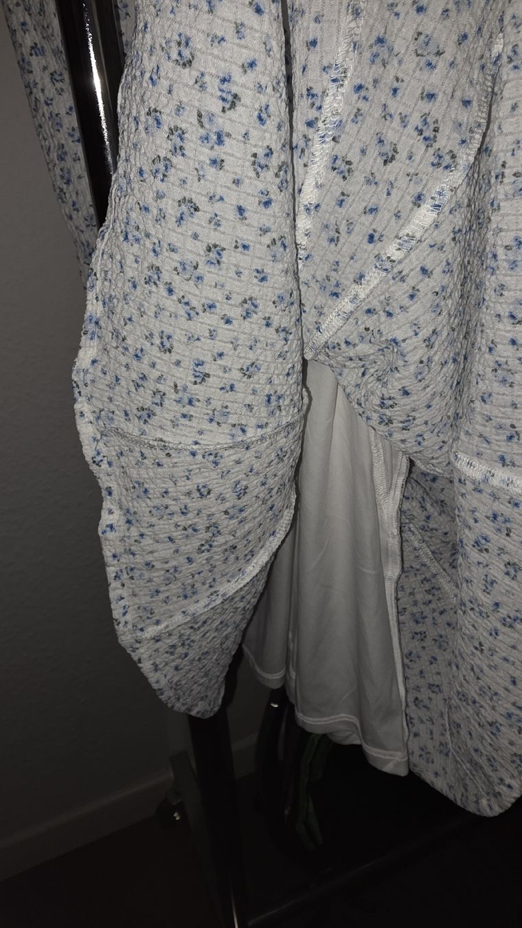 Kleider: Süsses Blümchen Kleidchen in Grösse S 🌸 – Gebraucht aus Wetzikon ZH von secondhandsfashion 3