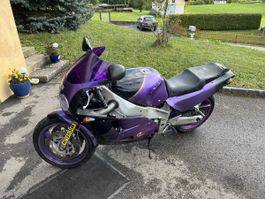 Yamaha FZR 1000 violette, à saisir!