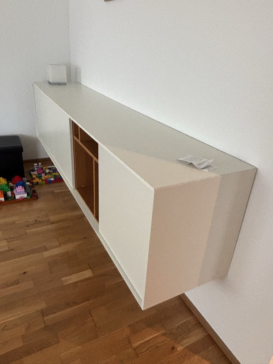 Scaffali: Hängendes Sideboard weiss, Möbel von Hülsta – Usato da Staufen venduto da PeterL1988