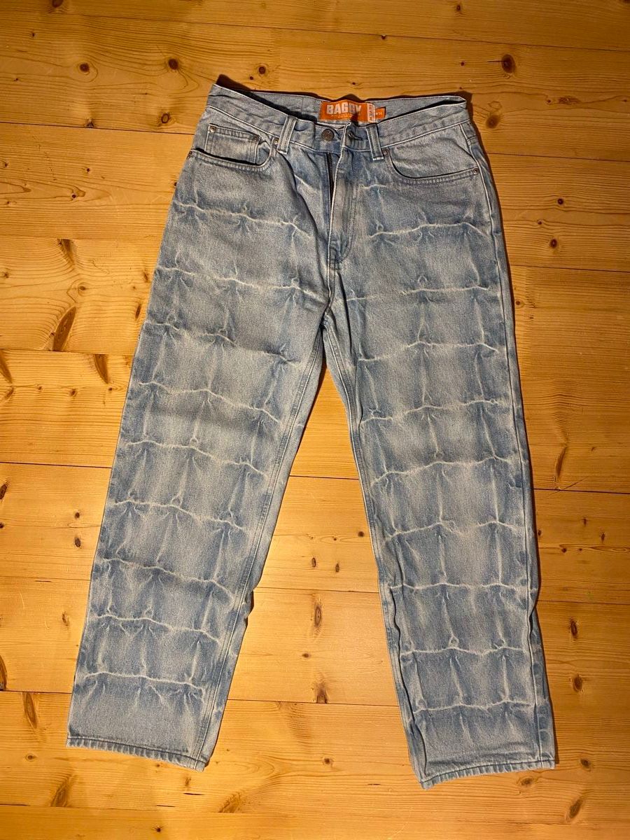Jeans: Baggy jeans mit backprint – Gebraucht aus Bern von ha6_zm75