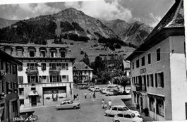 Chateau d Oex belebt mit Oltimern