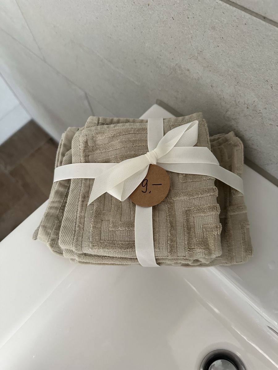 H&M Teli da bagno: Waschlappen & Handtuch – Usato da Küsnacht ZH venduto da adr_669g 1