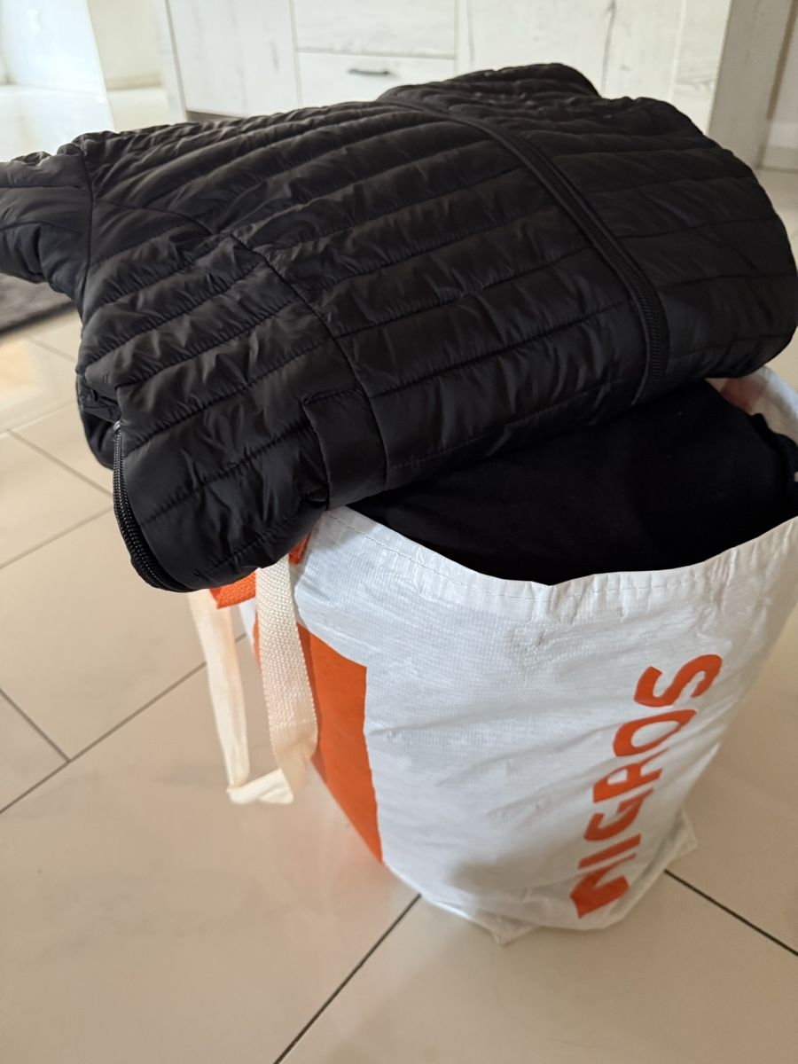 Lots de vêtements: Kleiderpaket Umstandsmode – D'occasion à Matzingen par Leusa01