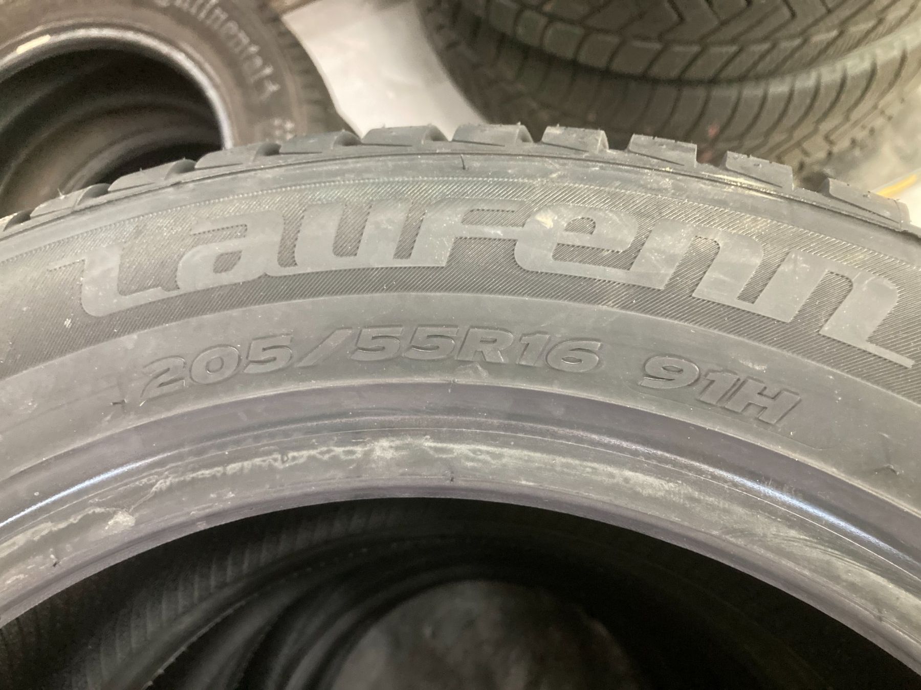 Pneus & Roues: 205/55R16 Winterpneu Neu – Neuf avec emballage d'origine à Cham par Cham6332 1