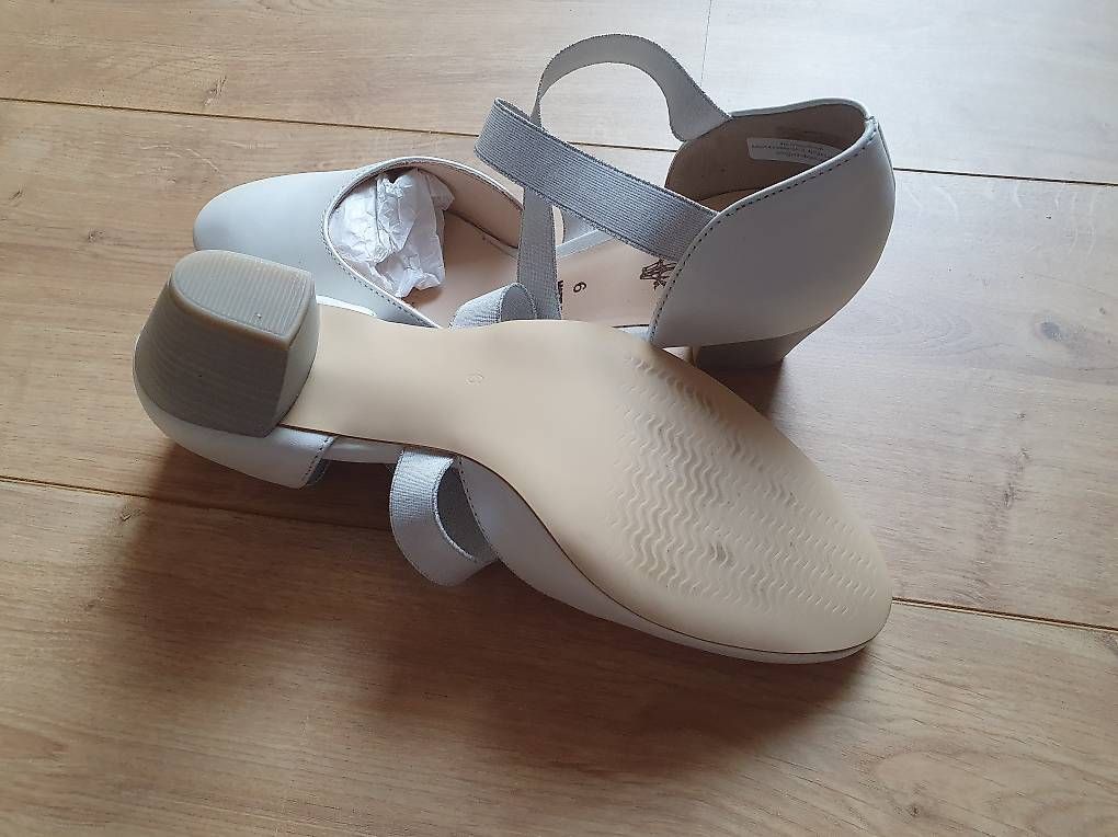 Scarpe da donna: Ara Pumps perlmutfarbig – Usato da Bätterkinden venduto da Steinhauerli 1