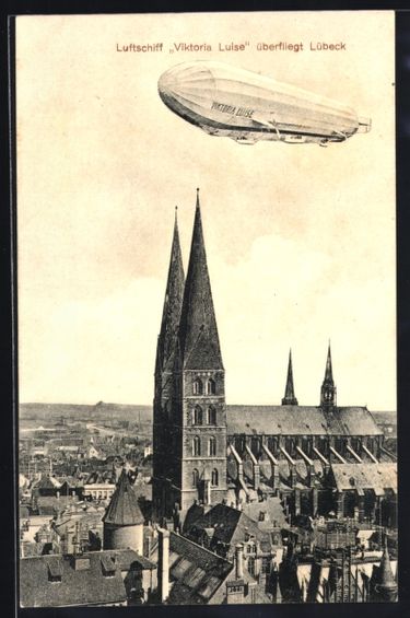 Photos & posters: Lübeck, Luftschiff Viktoria Luise über – D'occasion à Berlin par bartko-reher