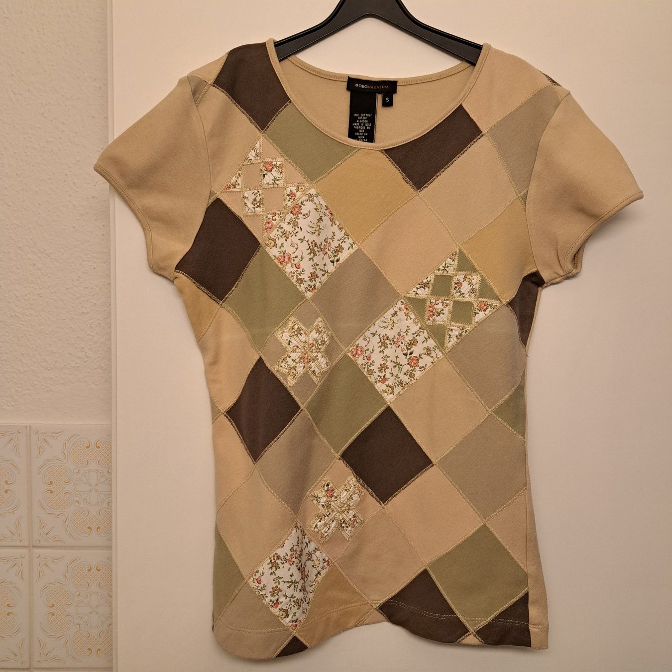 T-shirt: Vintage T- Shirt / Patchwork – Usato da Grüningen venduto da Tappio