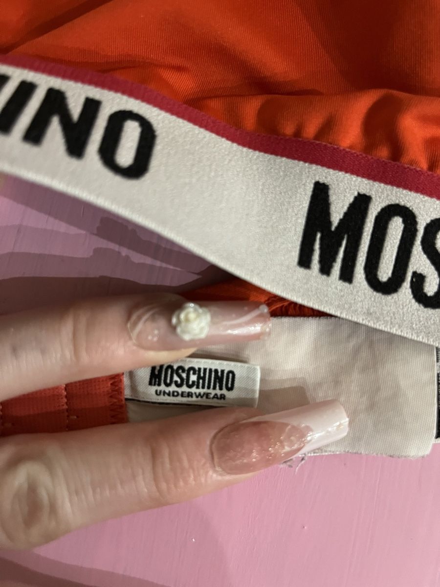 Moschino Top: Rotes Moschino Top – Nuovo (secondo la descrizione) da Fehraltorf venduto da y2kout7 3