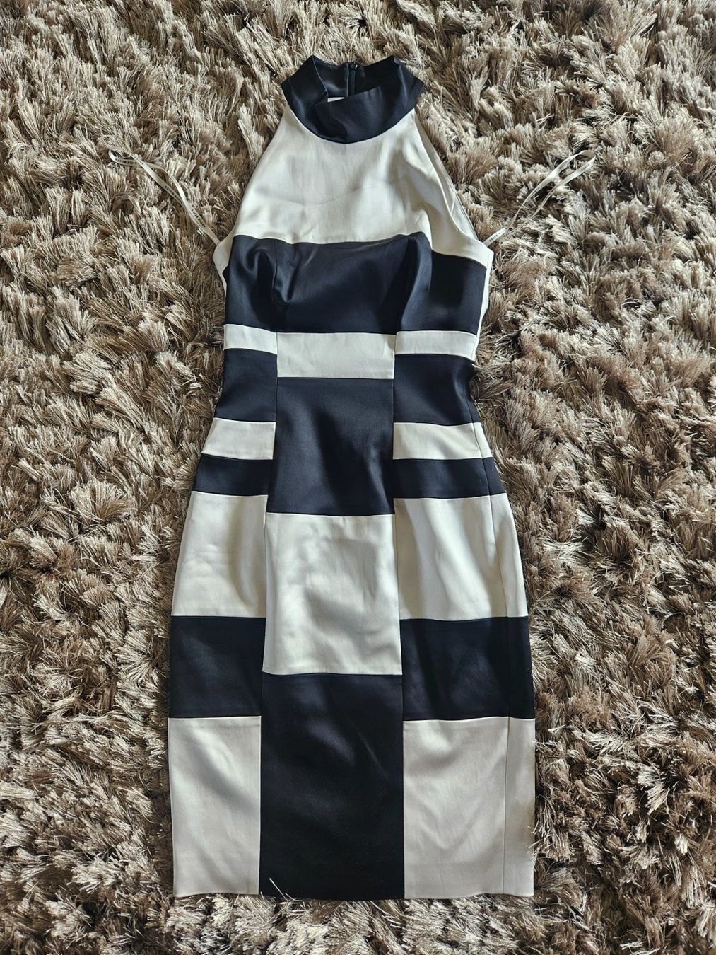 Karen Millen Vestiti: Karen Millen Kleid 36 – Nuovo (secondo la descrizione) da Luzern venduto da schuhparadies159
