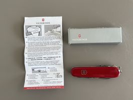 Couteau suisse Victorinox rouge, boîte, notice