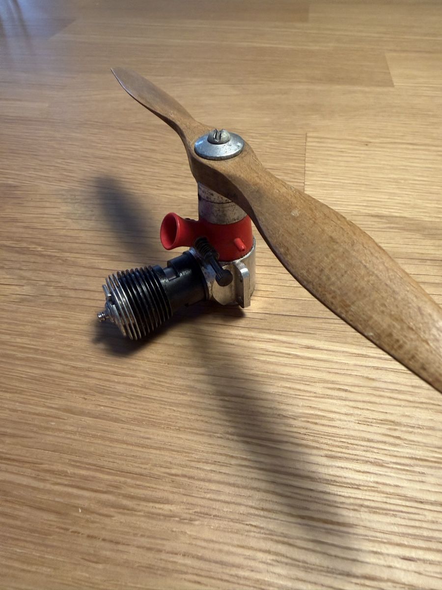 Motoren: Cox-Modellbaumotor mit Propeller – Gebraucht aus Rorschach von mar_nl6c 2