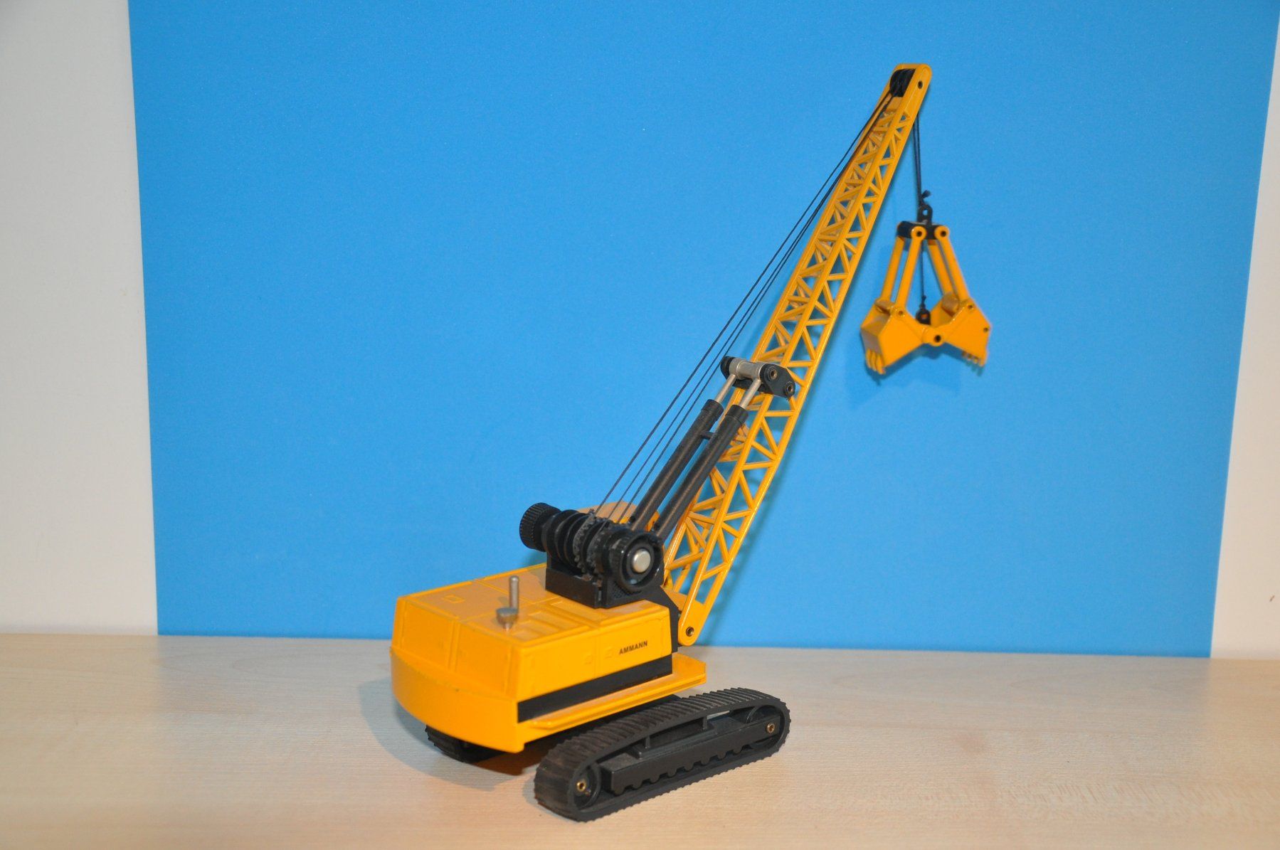 Caterpillar Kit di modellismo & Modellini statici: CAT Bagger mit Greifer – Usato da Mitlödi venduto da worker04 2