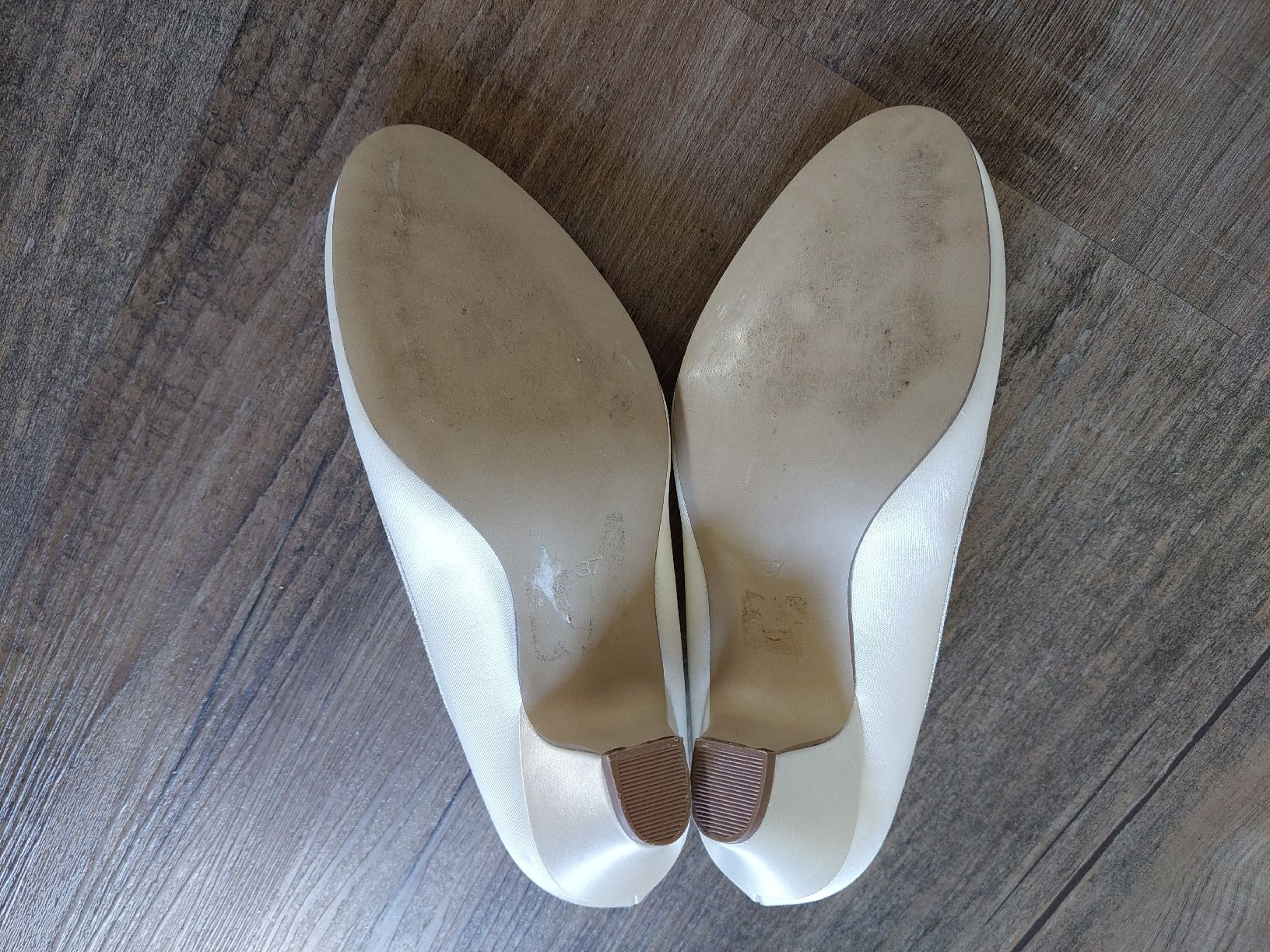 Scarpe da donna: Brautschuhe Grösse 37 – Usato da Aeschi b. Spiez venduto da Corin1234 3