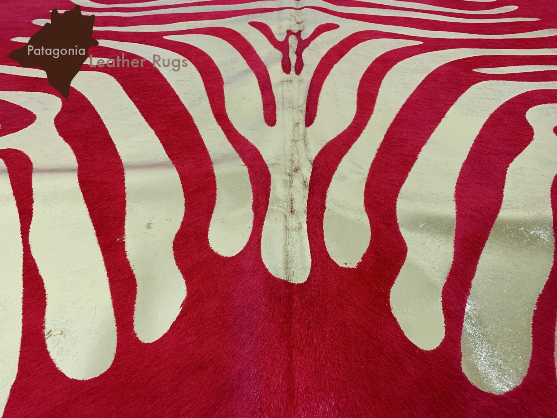 Tappeti: Kuhfell Teppich Zebra Red/Gold – Nuovo e nell'imballaggio originale da Arbedo venduto da patagonialeatherrugs 2