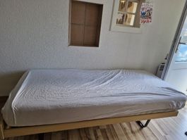 Bett inkl. Lattenrost und Matratze