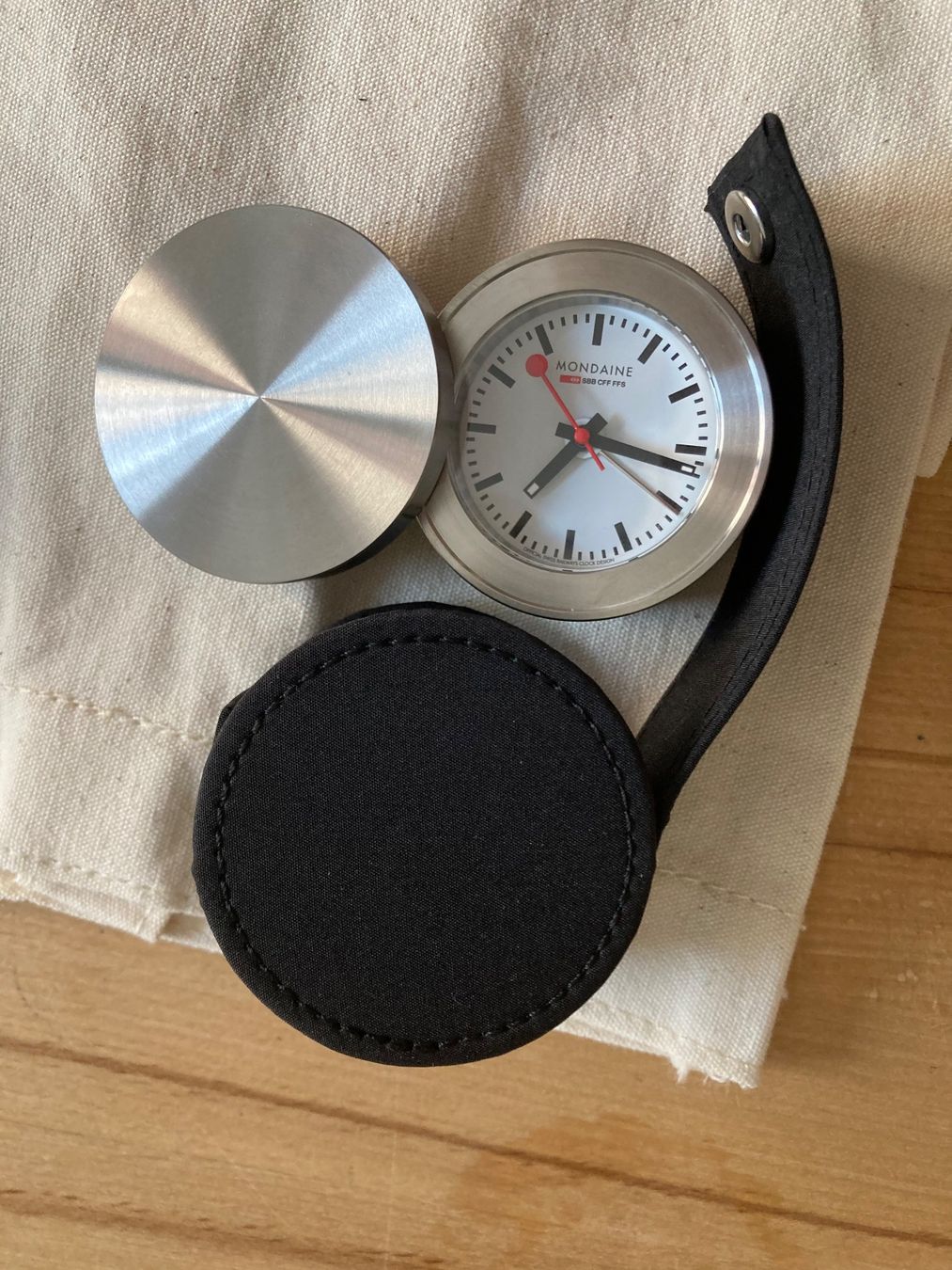 Mondaine Uhren: Mondaine Uhr / Wecker – Neu und originalverpackt aus bülach von mameli04 4