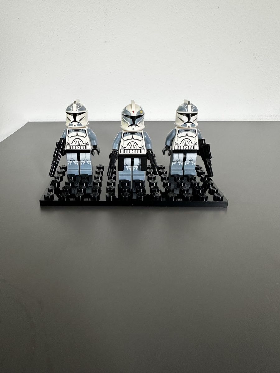 Lego Statuette: LEGO Star Wars Commander Wolffe mit Wolfpack – Usato da Fahrwangen venduto da Ysydz