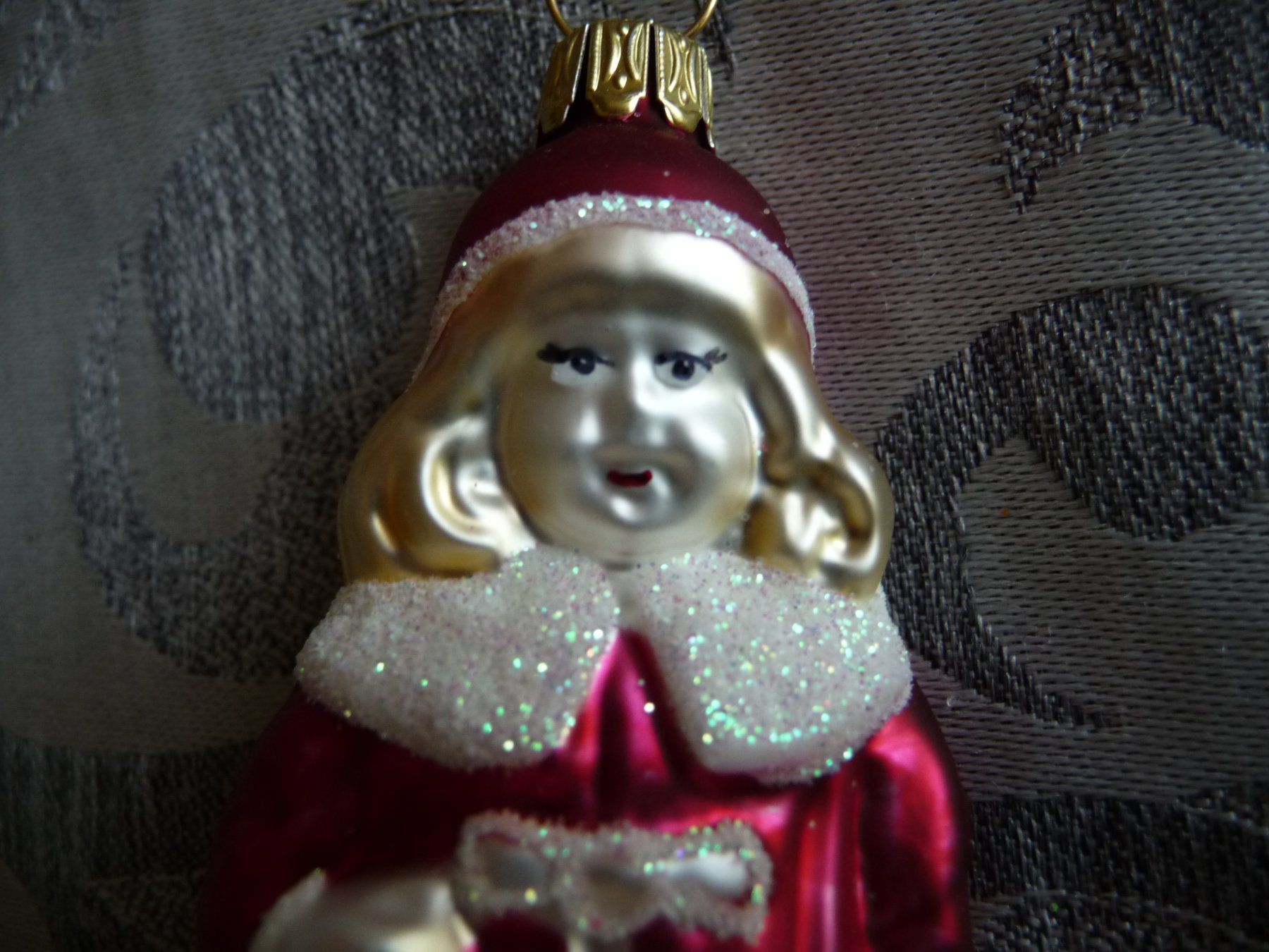 Alle Dekorationen: Mädchen mit rotem Kleid Christbaumschmuck – Neu und originalverpackt aus Alpnach Dorf von marvo 2