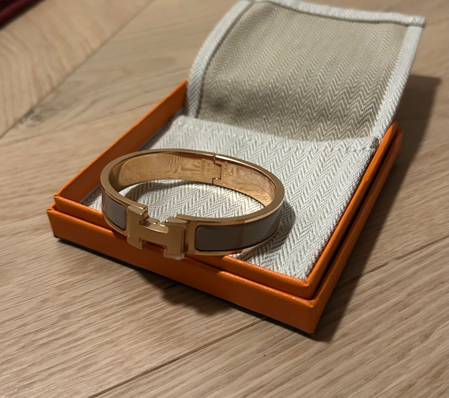 Hermès Armbänder & -reifen: Bracelet clique H Hermès – Neu (gemäss Beschreibung) aus Bassecourt von Bxt
