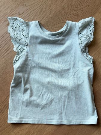 Mädchen T-Shirt UNIQLO Grösse 122 light green