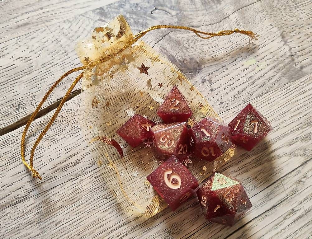Giochi: Lot de dés JDR artisanaux neuf – Nuovo e nell'imballaggio originale da Yvonand venduto da rox_8y69