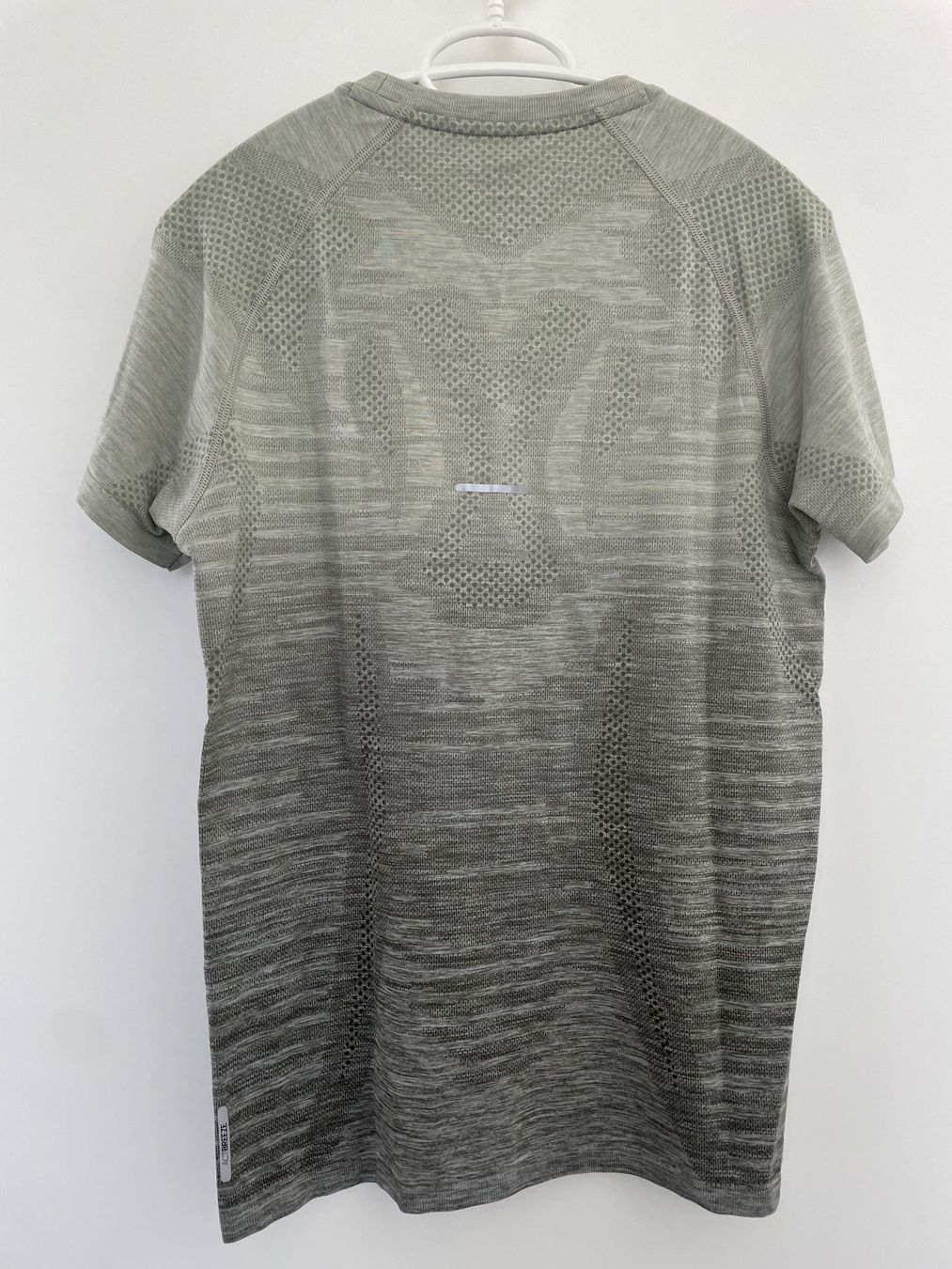 Asics T-shirts: Asics Seamless Shirt Damen Grösse M – D'occasion à St. Gallen par rap_wm5l 1